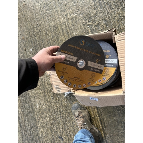 488 - A box of new 9 inch cutting and grinding discs: 40 Cutting discs and 20 Grinding discs