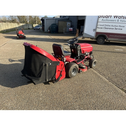 526 - A Westwood T1600 Ride on Lawn Tractor with collecting box. Good running order