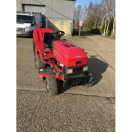 526 - A Westwood T1600 Ride on Lawn Tractor with collecting box. Good running order