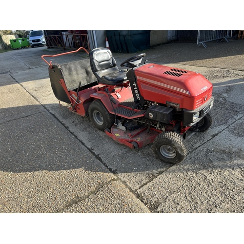 527 - A Westwood t1600 ride on lawn tractor with collecting box. Not Running, Unused for some while