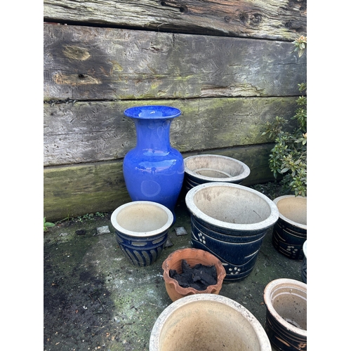 529 - A blue glazed vase together with 10 pots