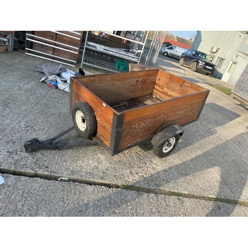 550b - A small multi purpose car trailer