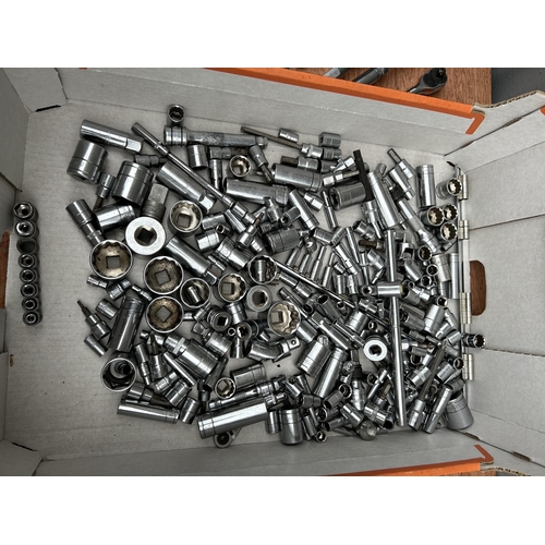 490 - Large quantity of sockets, ratchets and wrenches including Halfords Advanced