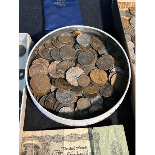 867 - Collection of English and foreign Coins and Notes including 137 gms pre 1947 Silver to the right of ... 