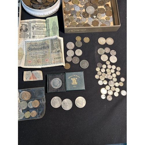 867 - Collection of English and foreign Coins and Notes including 137 gms pre 1947 Silver to the right of ... 