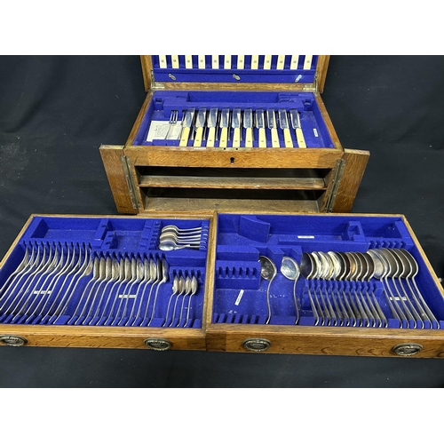 880 - Antique oak canteen of cutlery - 88 pieces