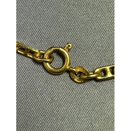 943 - 18ct Yellow Gold Chain, marked 750 to bolt ring and final link, length 70 cms with 18ct Gold stylise... 