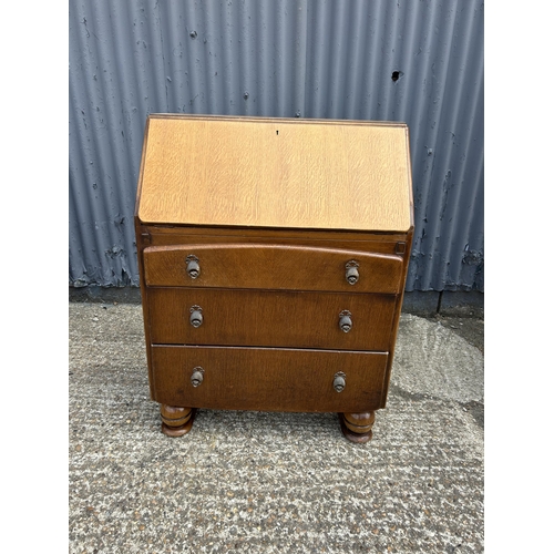 60F - Oak bureau