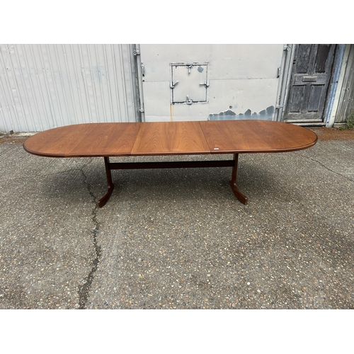 60B - A very large g plan teak extending dining table max size 300cm x156
