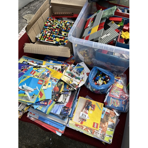 Large collection of assorted LEGO including large quantity of ...