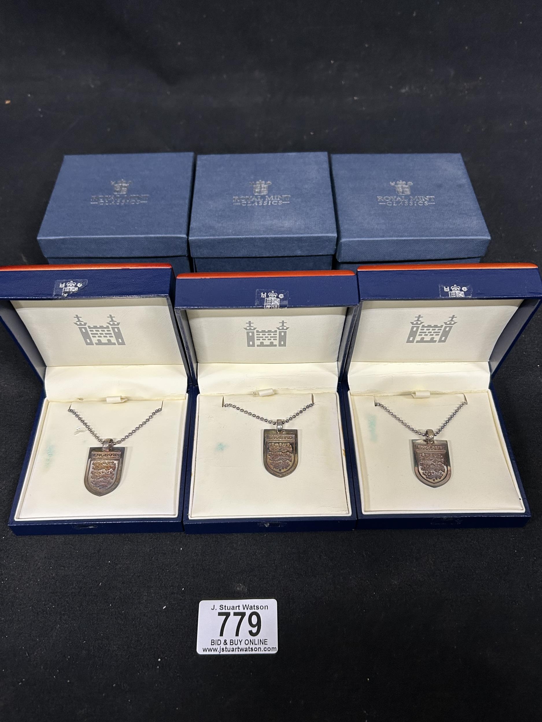 Silver: Three Royal Mint Classics, boxed Sterling Silver England ...