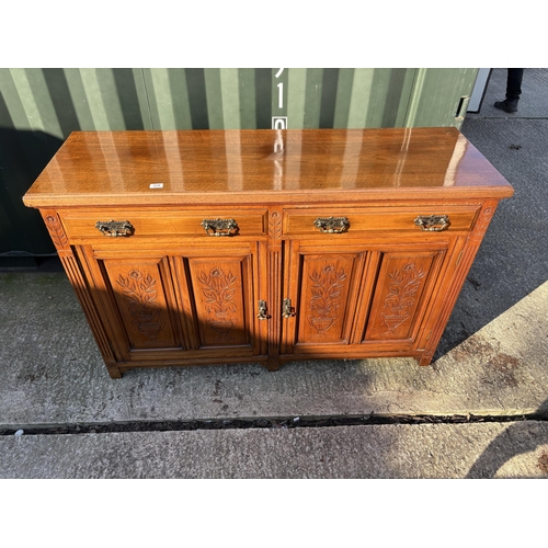 170 - An Edwardian carved mahogany sideboard 147x48x95