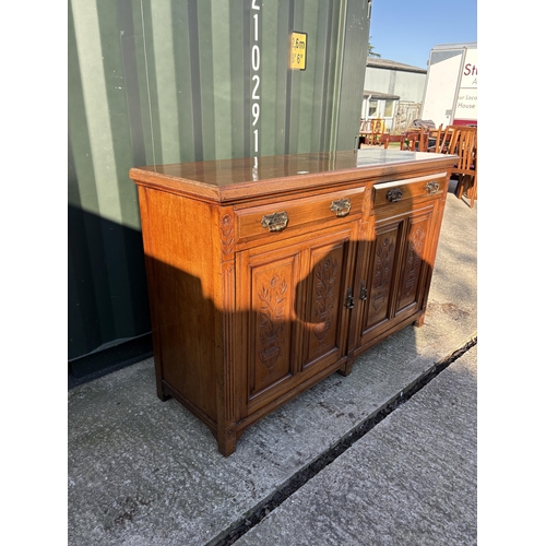 170 - An Edwardian carved mahogany sideboard 147x48x95