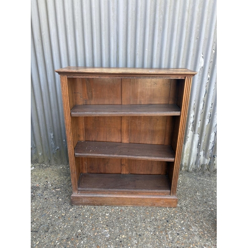 240 - A oak open bookcase with 2 shelves 90x30x114