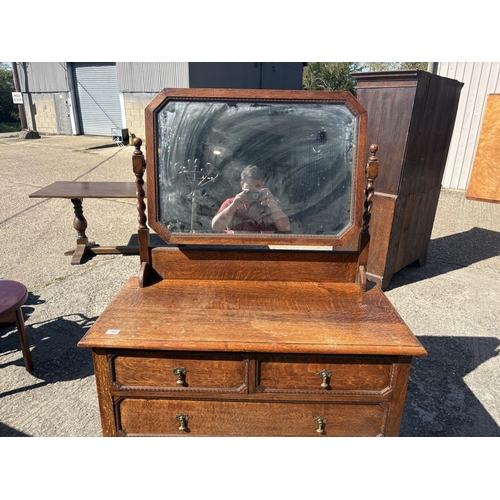 242 - Oak barley twist dressing chest