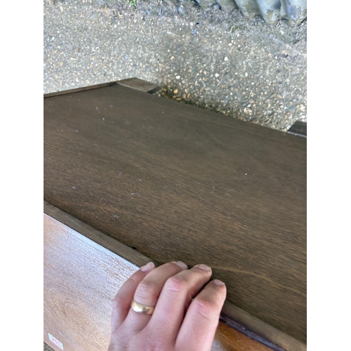 251 - A mahogany chest of four drawers 77x38x75