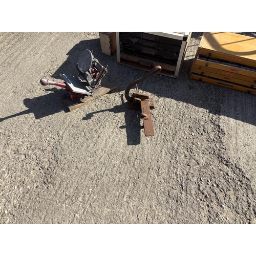 272 - A collection of printing blocks in four chests (all loaded)