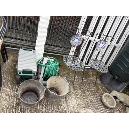 472 - Two galvanised buckets, two folding chairs, hose on reel and work trolley