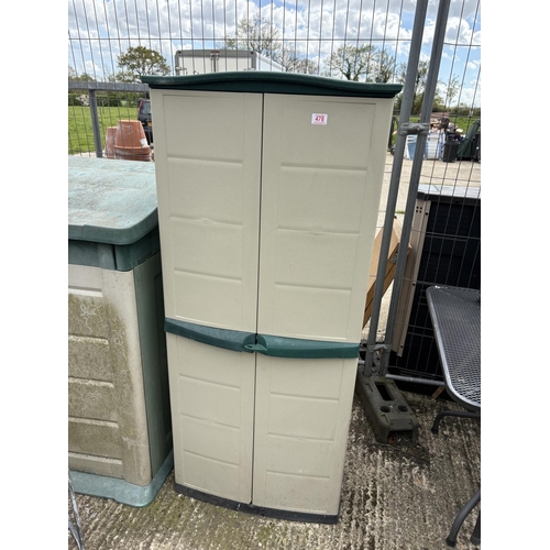 478 - Plastic garden store