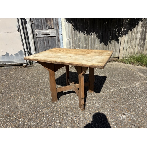 70 - A oak pedestal table 76x107x75