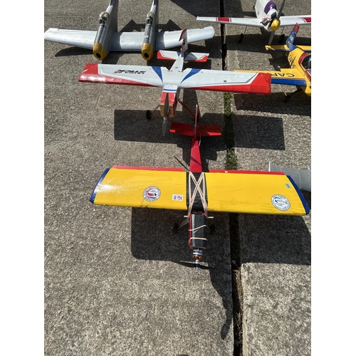 527 - Six Model Planes, wing span of largest 162 cms