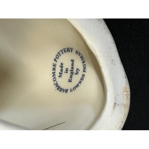 568 - Set of 4 Babbacombe pottery cats, Tallest 16cms, Mini Clarice Cliff figure, Laura Green cat figure, ... 