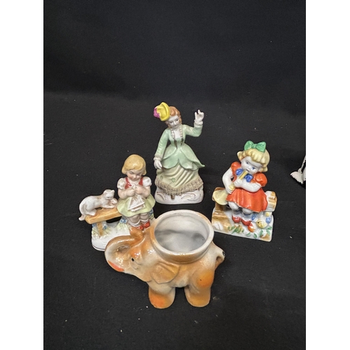 568 - Set of 4 Babbacombe pottery cats, Tallest 16cms, Mini Clarice Cliff figure, Laura Green cat figure, ... 