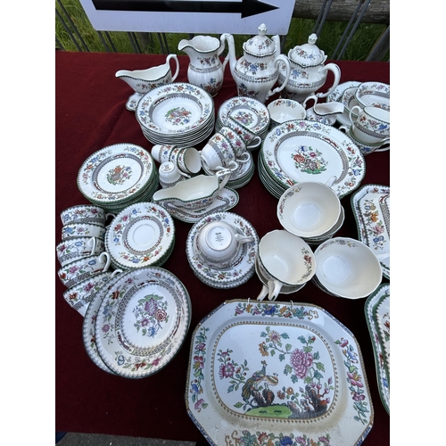 580 - Collection of 107 pieces of Spode Chinese Rose tea and dinnerware, old and new marks, no damage.(2)