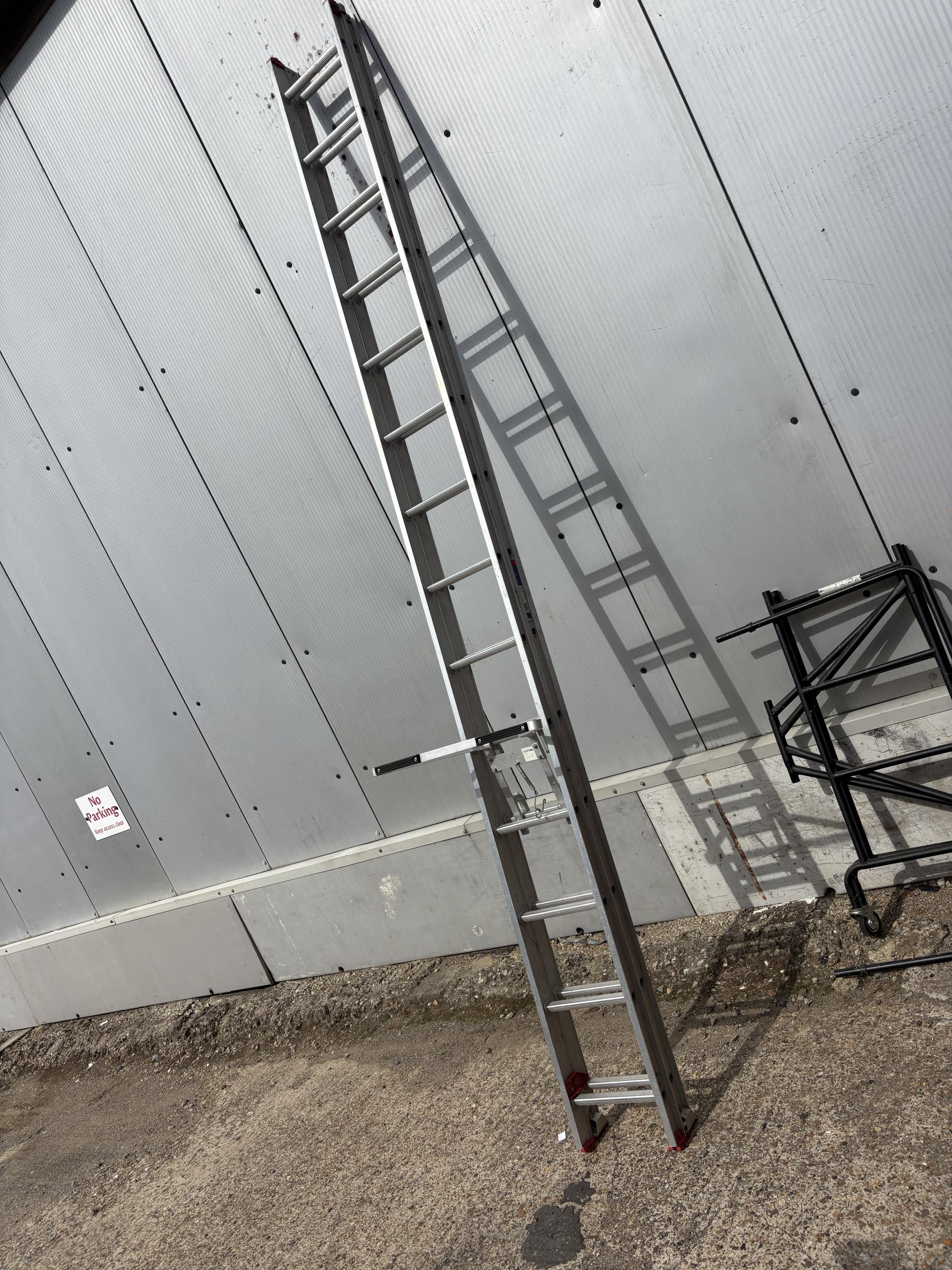 Long Ali extending ladder
