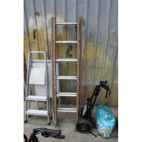 105 - EXTENDABLE LADDER