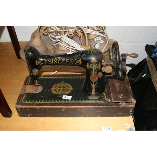 411 - SINGER SEWING MACHINE