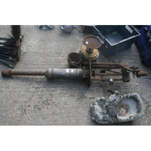 122 - OIL PUMP ETC