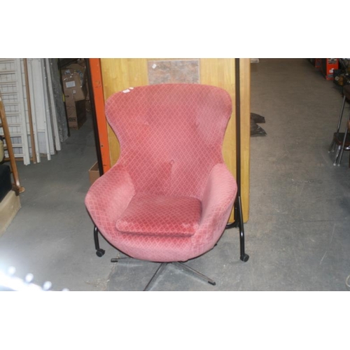 405 - VINTAGE SWIVEL CHAIR