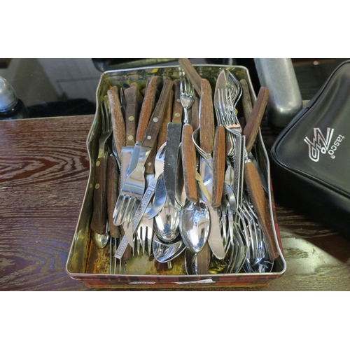 1111 - BOX OF WOODEN HANDLED FLATWARE