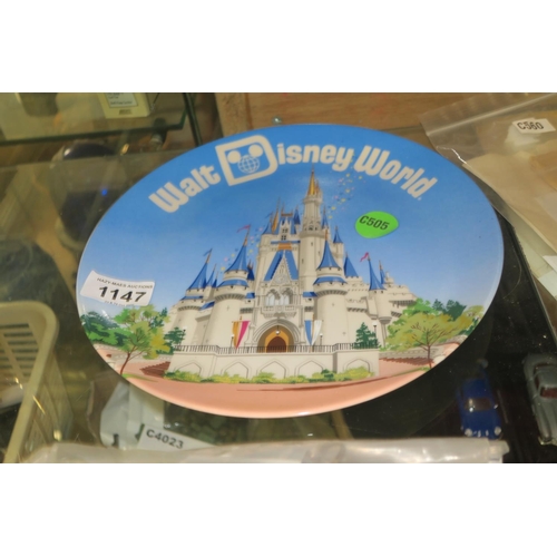 1147 - WALT DISNEY WORLD PLATE