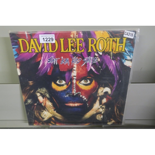 1229 - DAVID LEE ROTH - EAT 'EM AND SMILE - RECORD