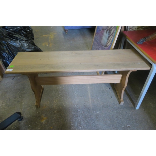 1576 - COFFEE TABLE