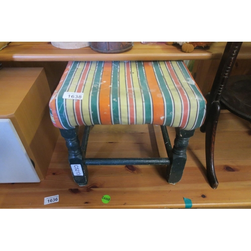 1638 - FOOTSTOOL