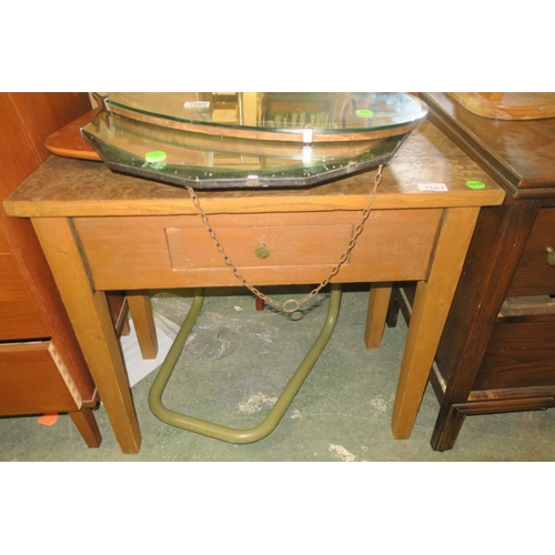 1667 - VINTAGE OAK SIDE TABLE WITH DRAWER