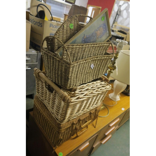 1807 - WICKER BASKETS ETC