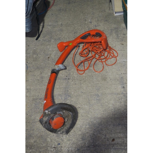 862 - FLYMO MULTI TRIM ELECTRIC STRIMMER