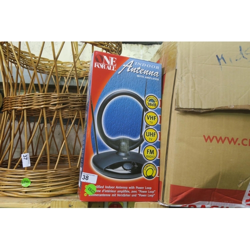 38 - BOXED INDOOR ANTENNA