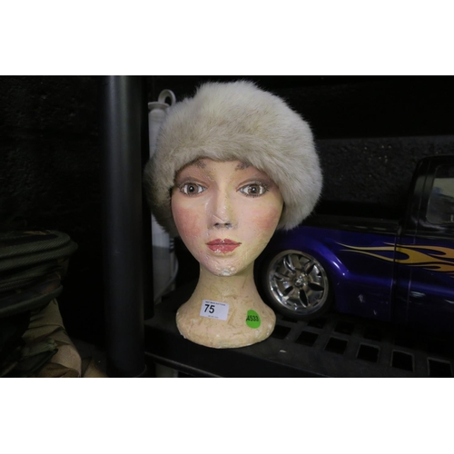 75 - FOAM FEMALE HEAD W/ HAT