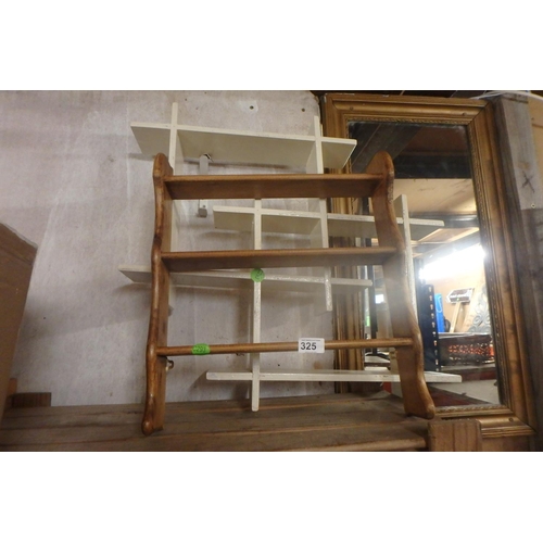 325 - 2 SMALL SHELVES