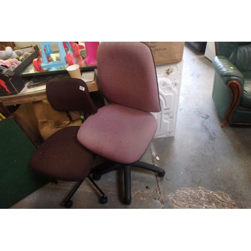 372 - 2 OFFICE CHAIRS