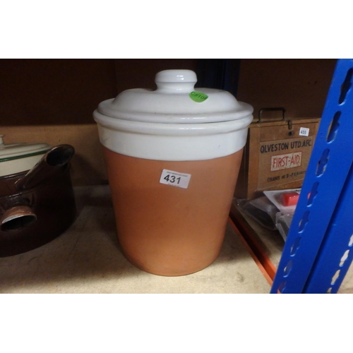 431 - LARGE KITCHEN/BREAD POT