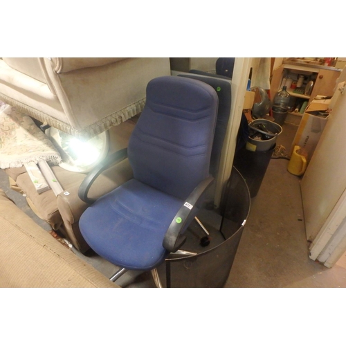 477 - OFFICE CHAIR