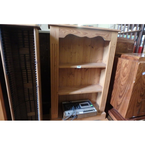 1509 - SMALL PINE BOOKCASE