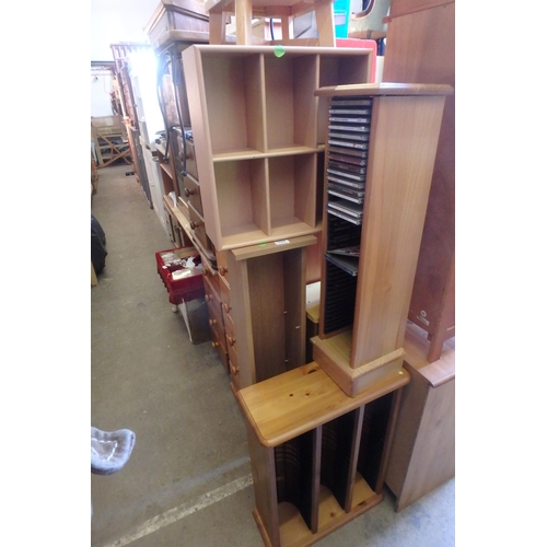 1555 - CD RACKS