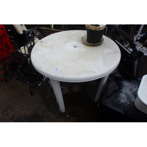 709 - CIRCULAR PLASTIC GARDEN TABLE